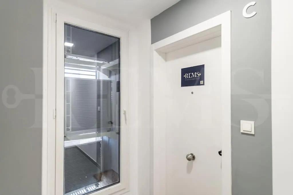 Urban Sky Apartment With Parking & Gym By Rems Malaga