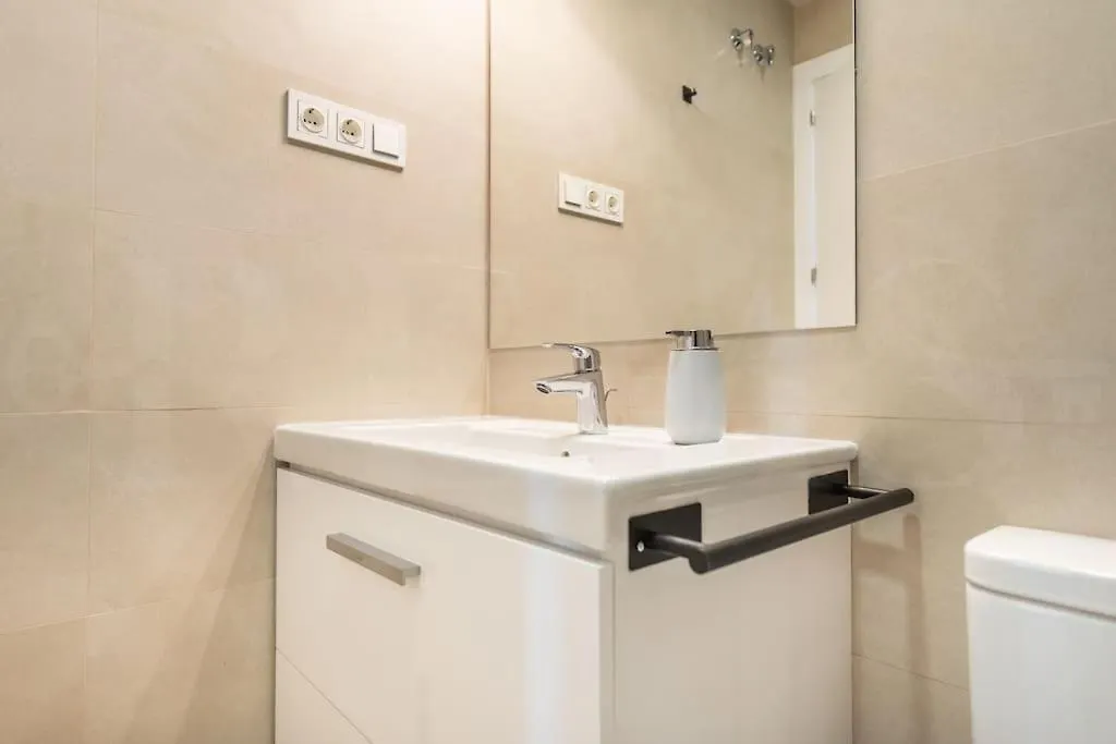 Urban Sky Apartment With Parking & Gym By Rems Malaga 0*,