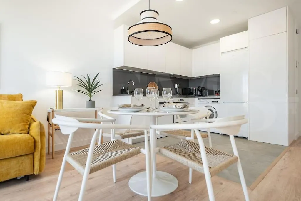 Urban Sky Apartment With Parking & Gym By Rems Malaga