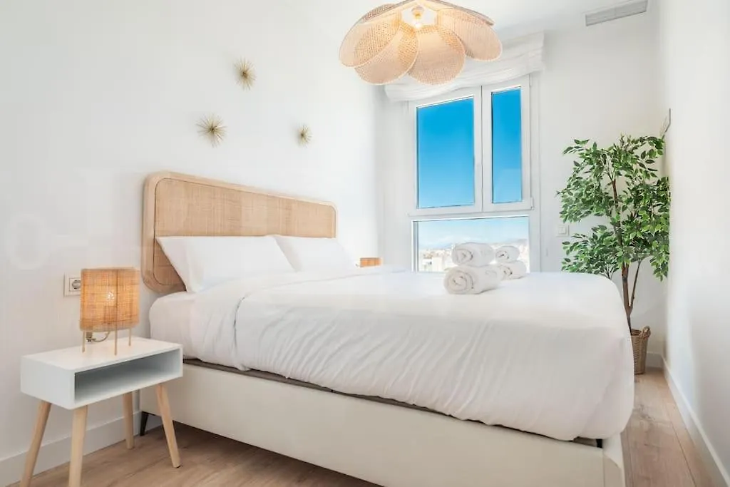 Urban Sky Apartment With Parking & Gym By Rems Malaga